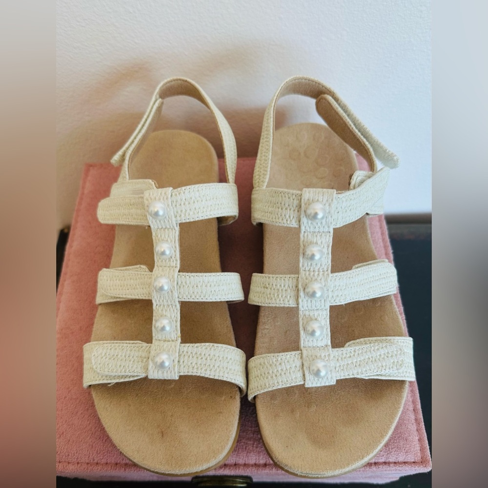 Vionic Tan Sandals with Pearl Details